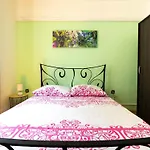 In Near Sea Apartment Rogoznica (Sibenik-Knin)