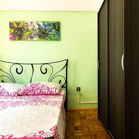 In Near Sea Апартаменты Рогозница