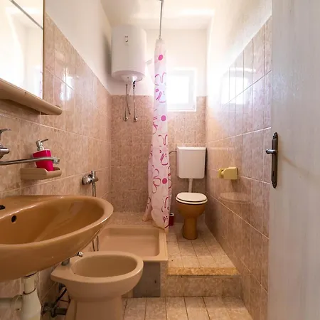 Apartment In Near Sea *