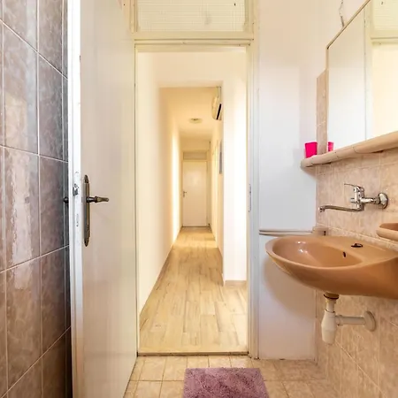 Apartment In Near Sea *