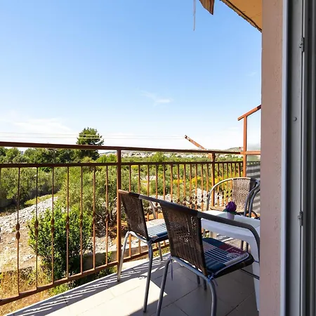 Apartment In Near Sea *