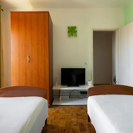 Apartment In Near Sea *